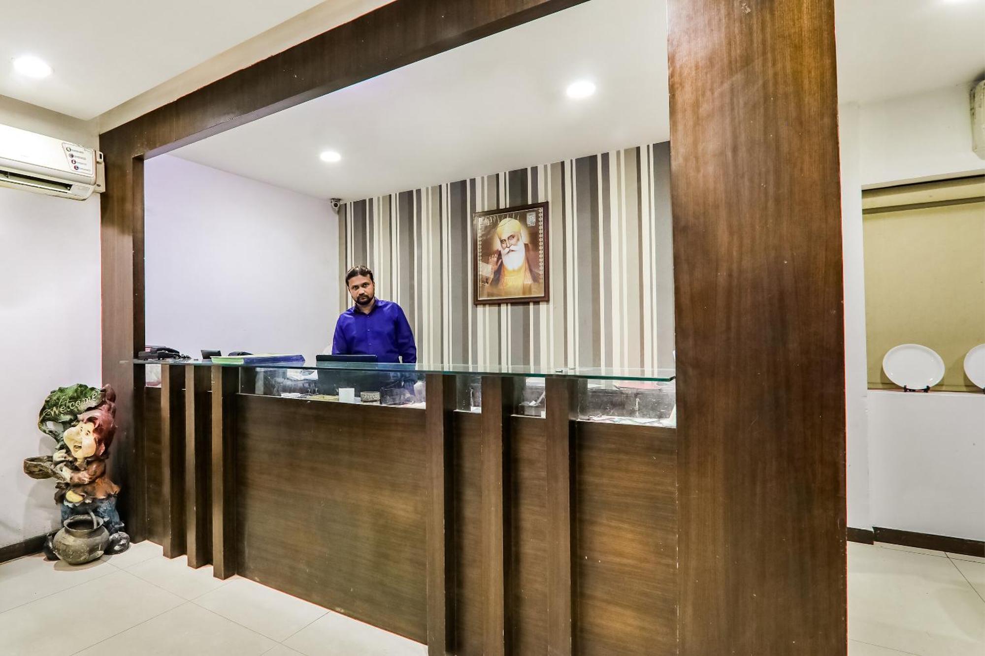 Hotel Sita Kiran Барели Экстерьер фото